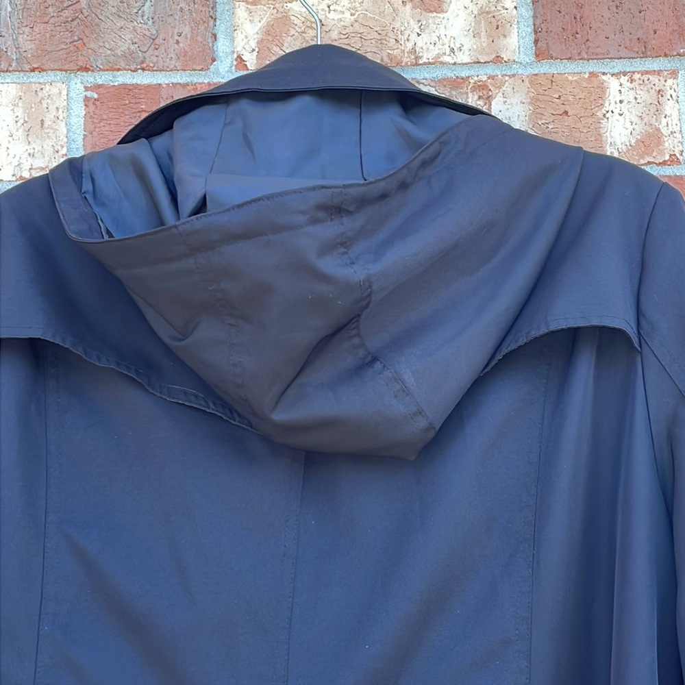 Roz & Ali Woman Size 1X Black Gold Accents Trench coat pockets hood Belted - Picture 3 of 14